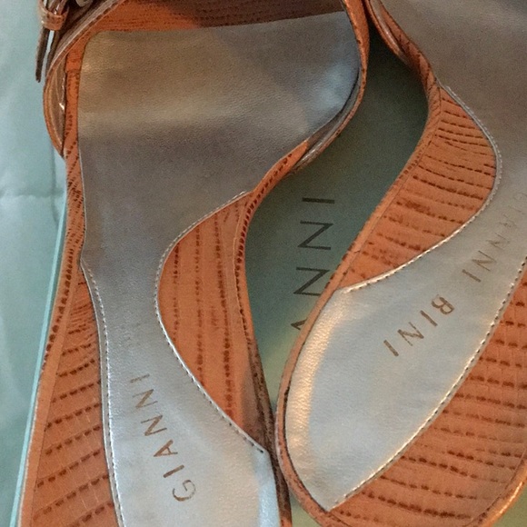 Sandals - Picture 3 of 3